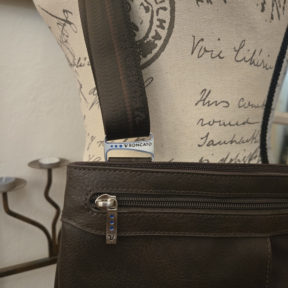 Roncato Correspondent Bag - Picture 2 of 16